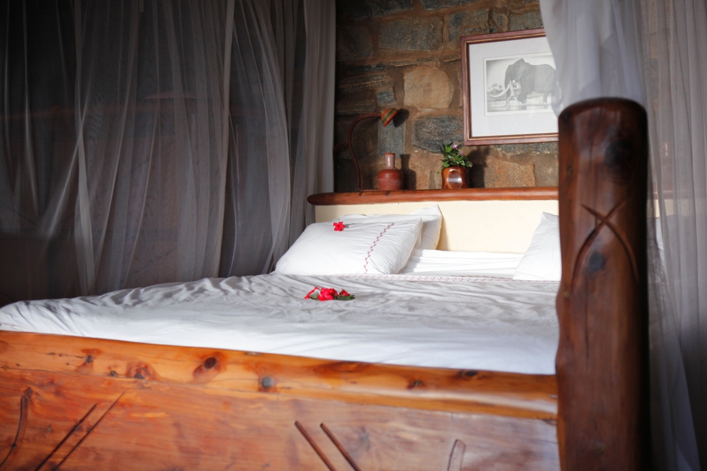 Desert Rose Lodge bed