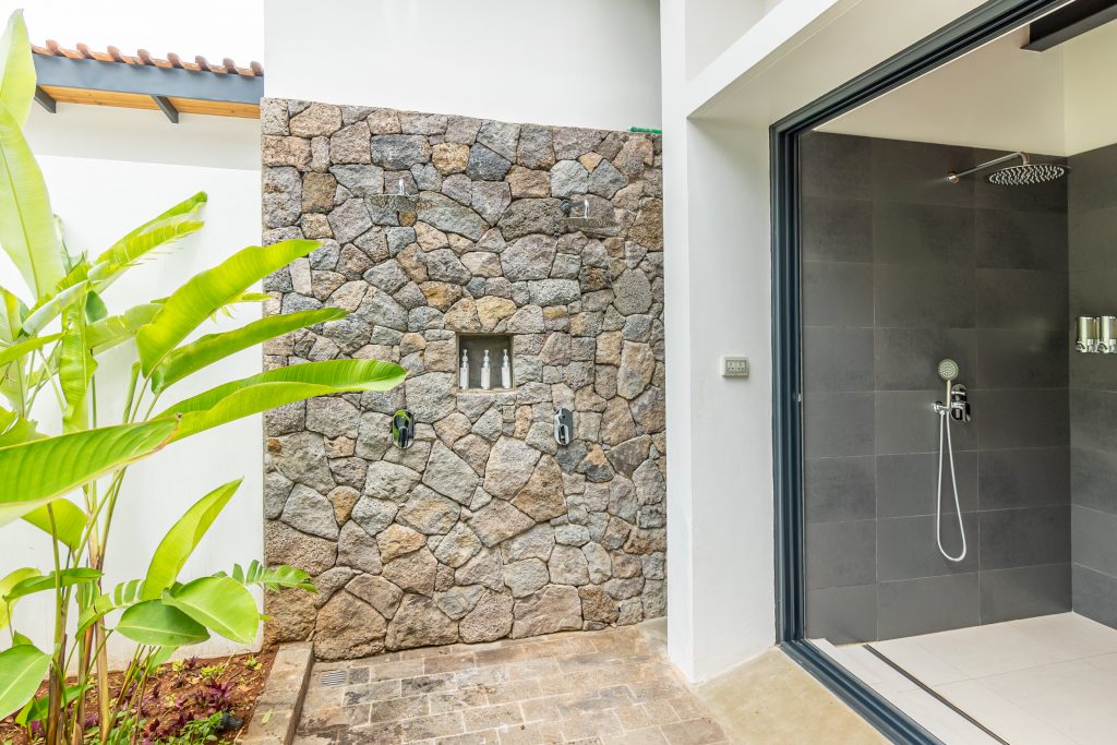 The Retreat Heaven Luxury Pool Villa Indoor & Outdoor Shower