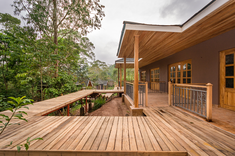 Chimpundu Lodge - Family Cottage Exterior View
