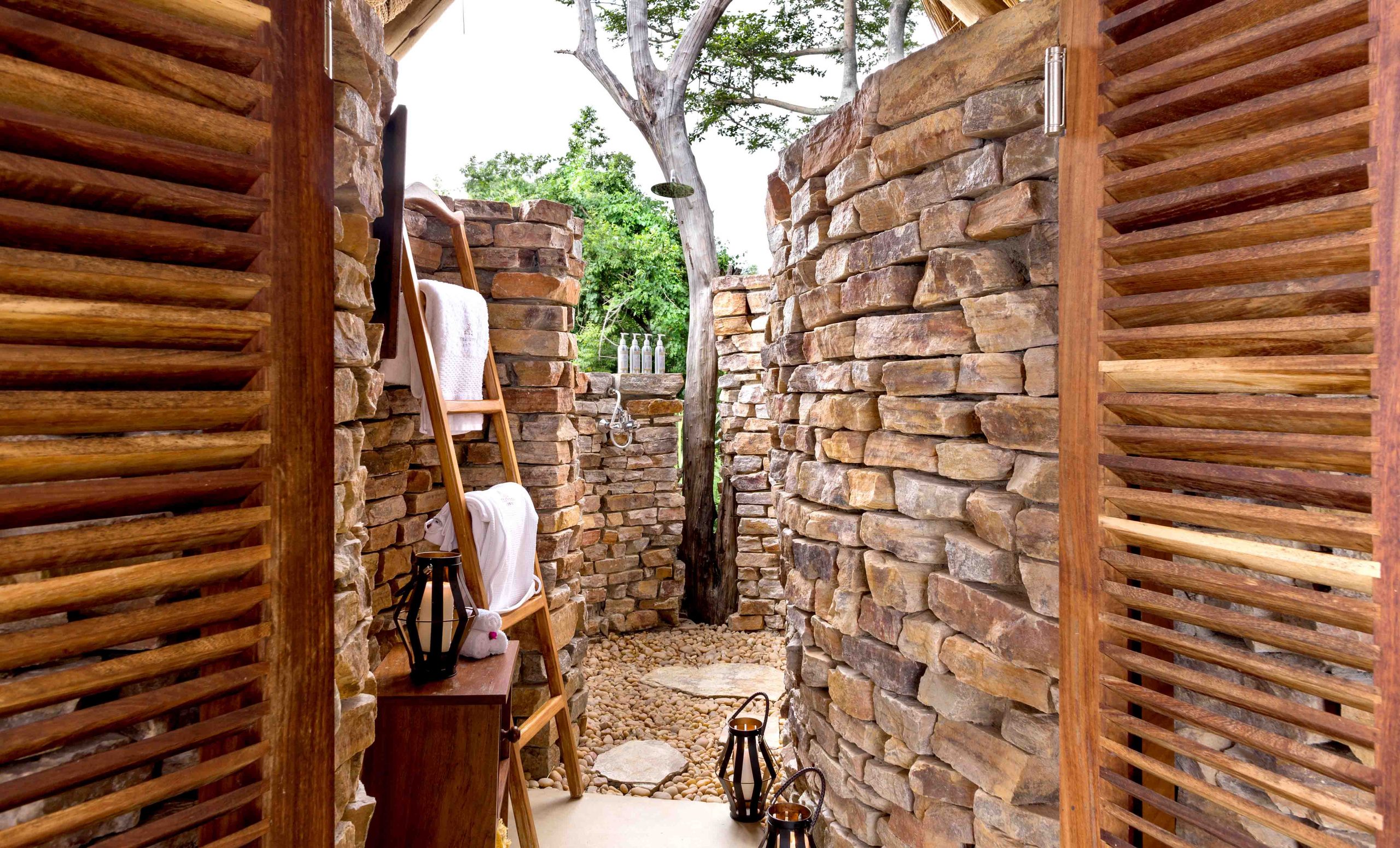 Nile Safari Lodge outdoor shower