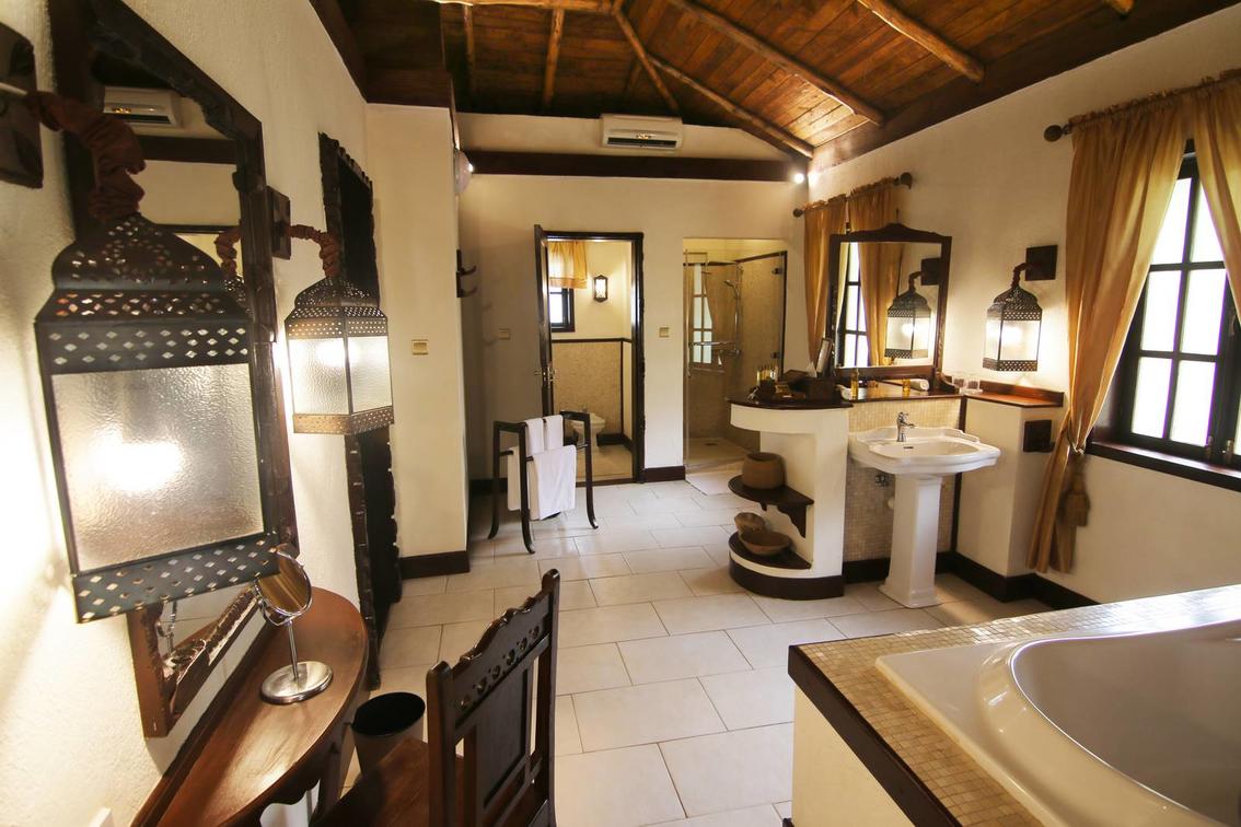 The Plams Zanzibar Two Bedroom Villa Bath Room