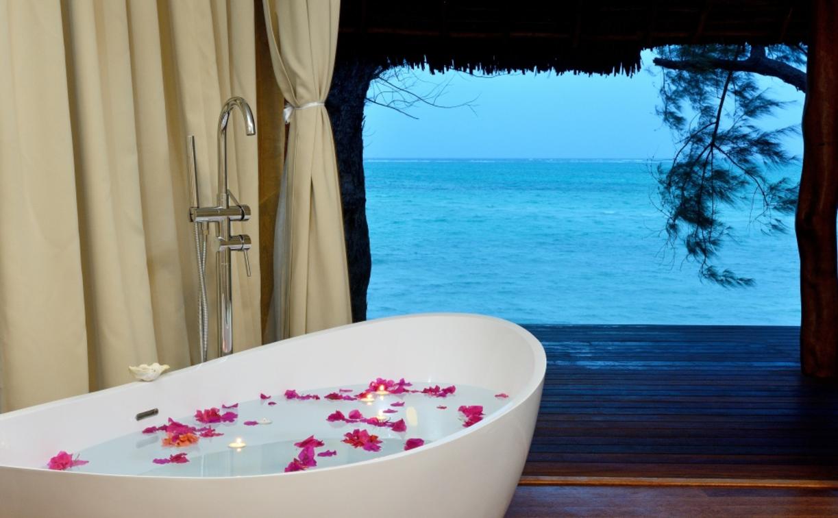 Tulia Zanzibar - Tanzania Bathtub with Seaview